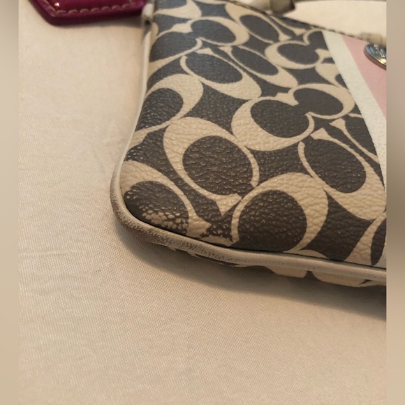 Coach Wristlet - Picture 4 of 10